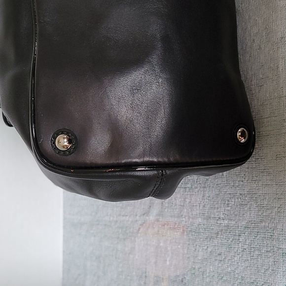 Coach Laura black leather shoulder handbag with kisslock middle closure - Picture 7 of 16